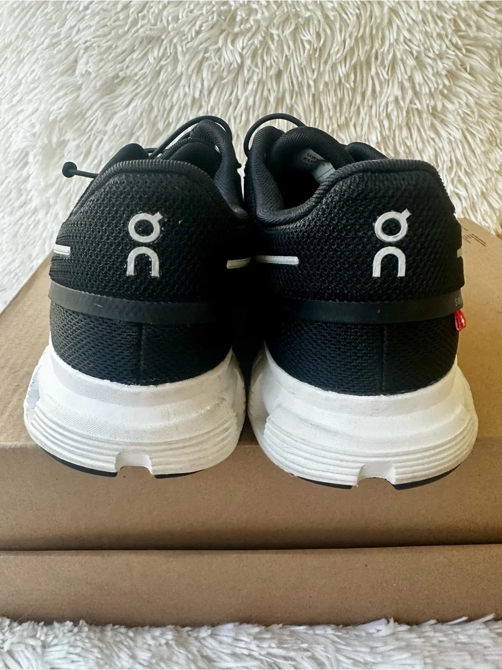 ON RUNNING Cloud 5 Women’s Size 7.5 Black White Running Walking Athletic Sneaker